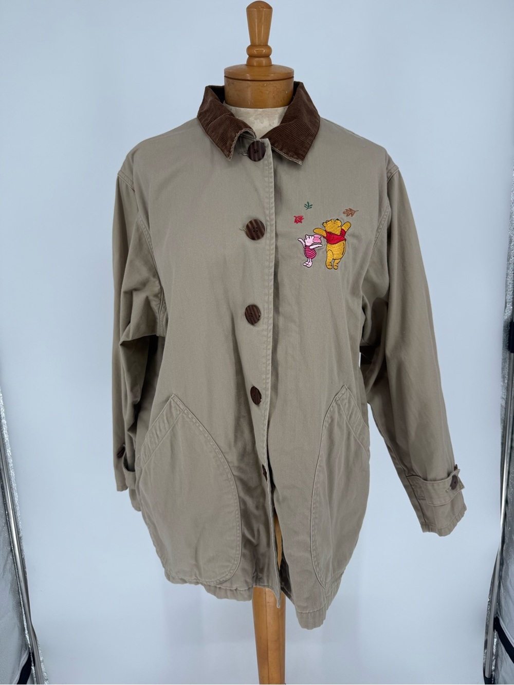 Women’s Disney Winnie the Pooh & Piglet Autumn Theme Embroidered Chore Coat sz L